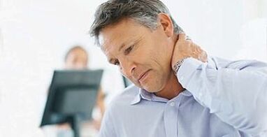 os síntomas da osteocondrose cervical son dor no pescozo
